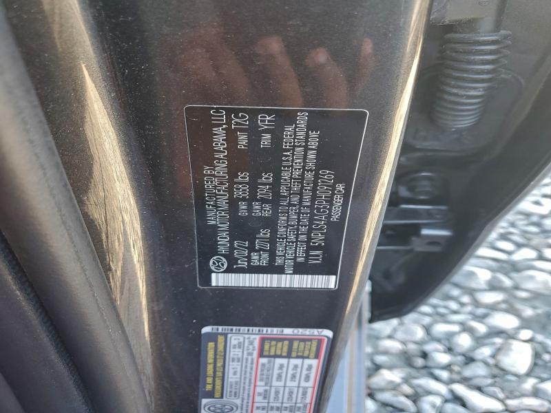 Фото 12 - HYUNDAI ELANTRA