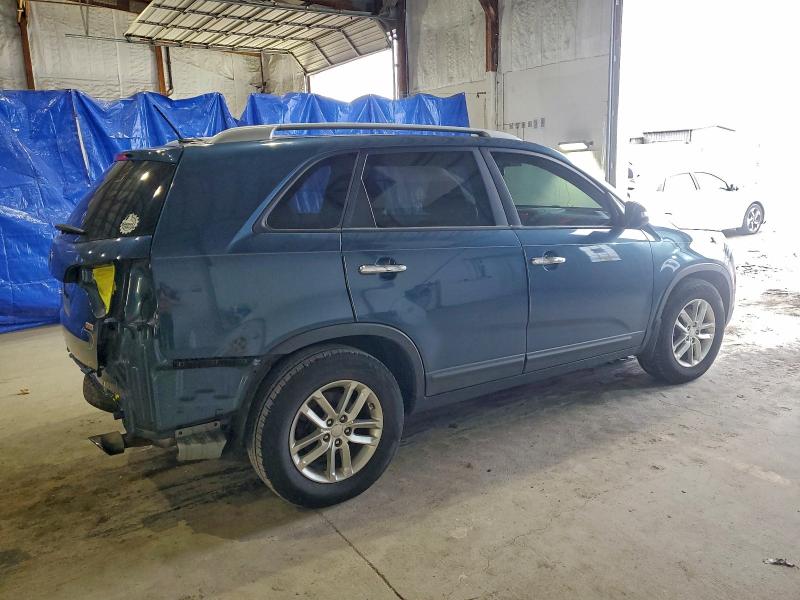 Фото 3 - KIA SORENTO