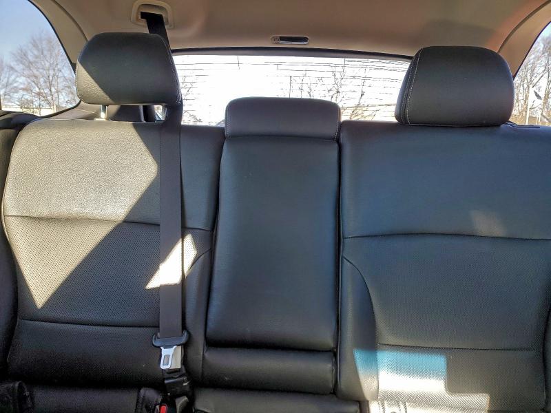 Фото 10 - SUBARU OUTBACK