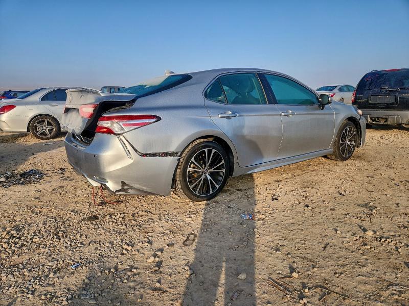 Фото 3 - TOYOTA CAMRY