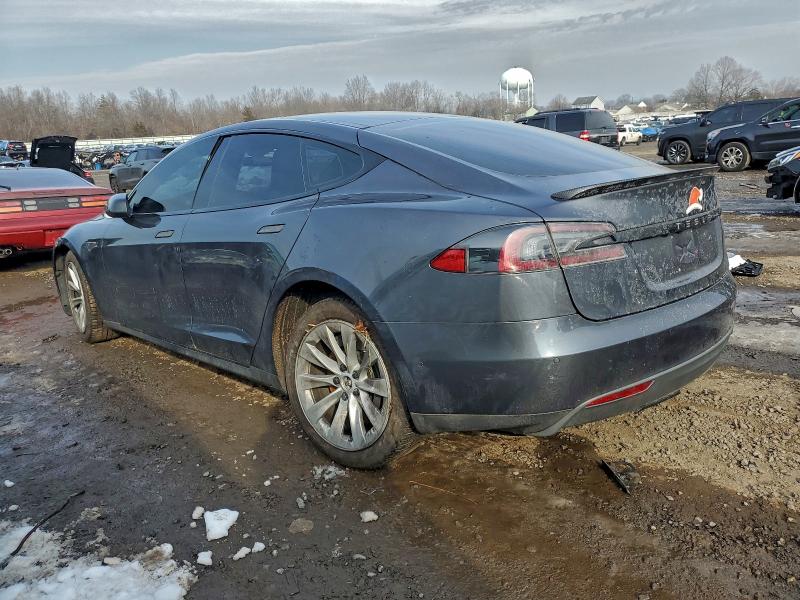 Фото 2 - TESLA MODEL S