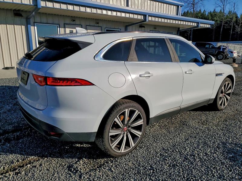 Фото 3 - JAGUAR F-PACE