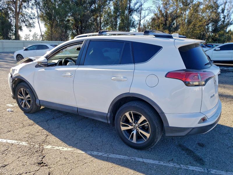 Фото 2 - TOYOTA RAV4