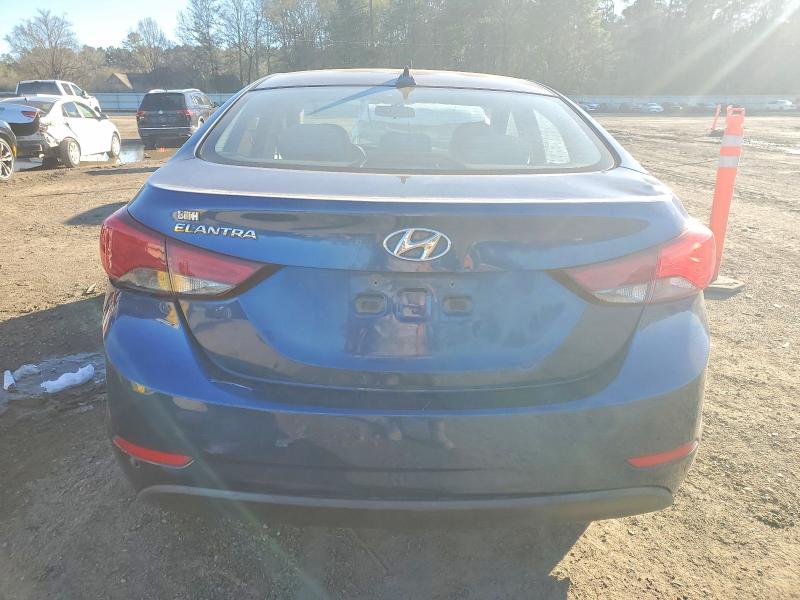 Фото 6 - HYUNDAI ELANTRA