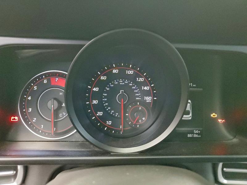 Фото 9 - HYUNDAI ELANTRA