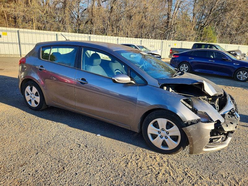 Фото 4 - KIA FORTE