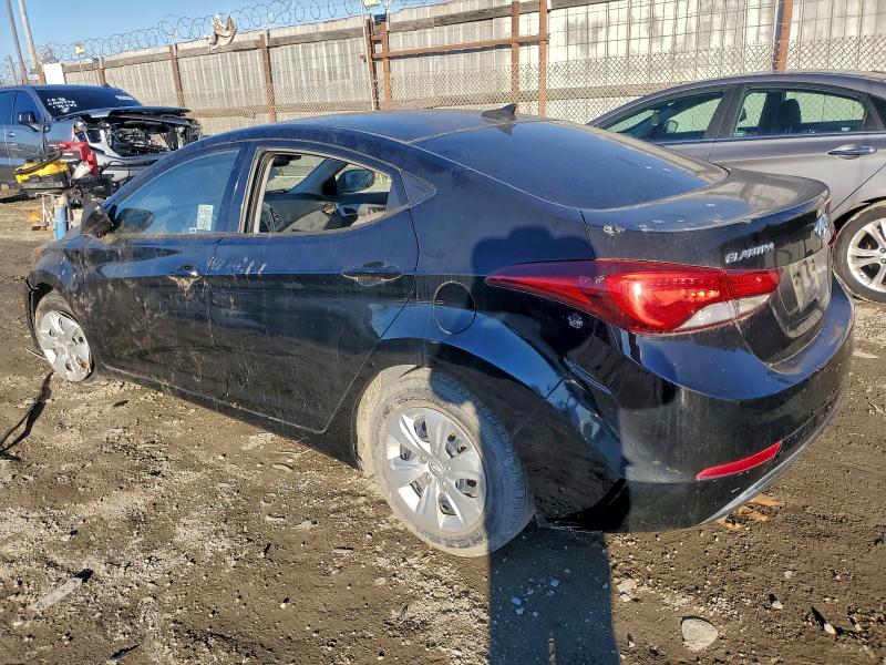 Фото 2 - HYUNDAI ELANTRA