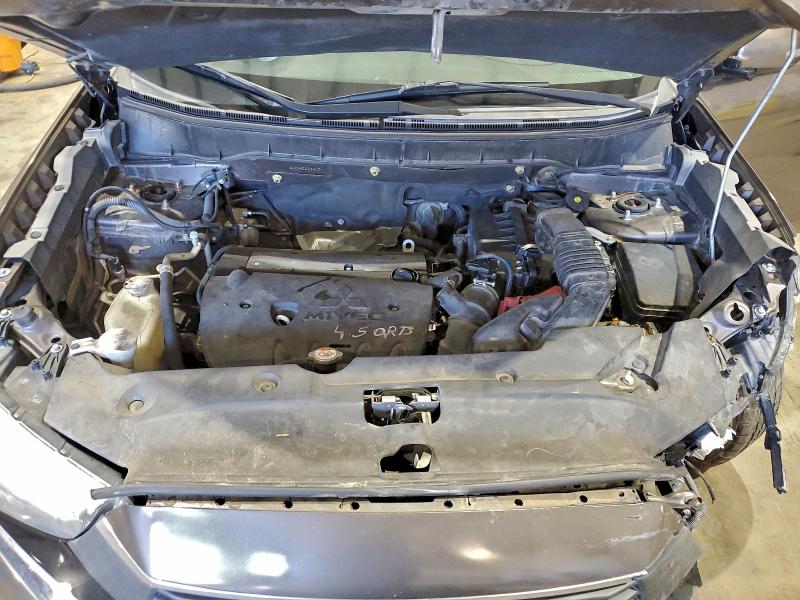 Фото 11 - MITSUBISHI OUTLANDER