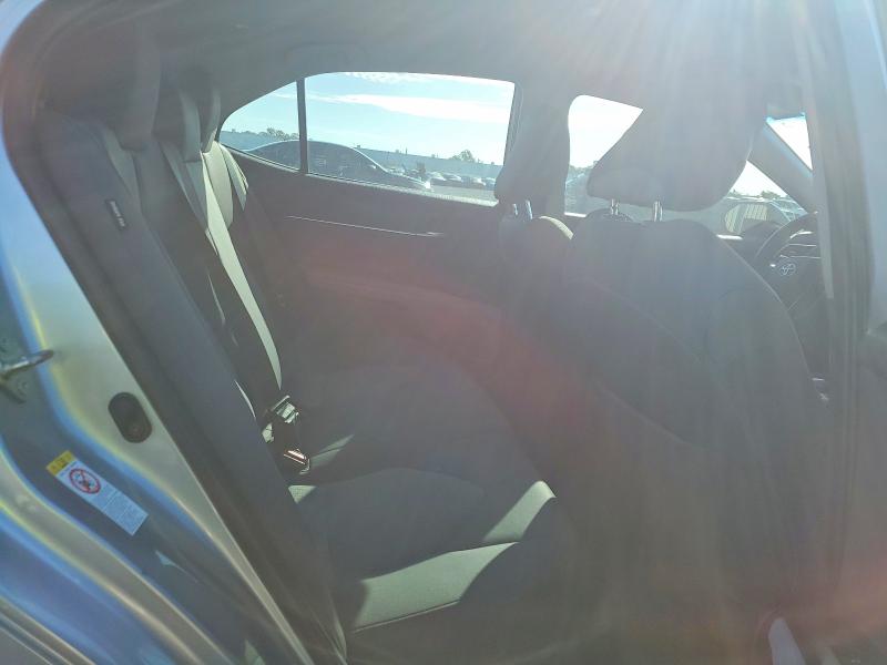 Фото 10 - TOYOTA CAMRY