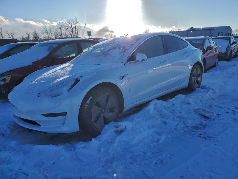 Фото 1 - TESLA MODEL 3