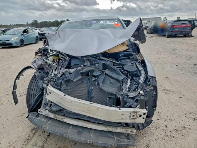 Фото 5 - TOYOTA C-HR