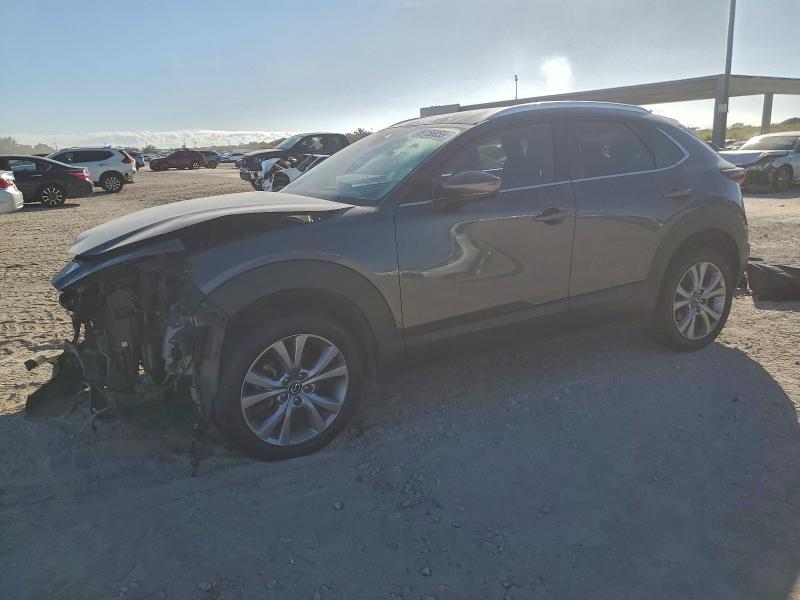 Фото 1 - MAZDA CX30