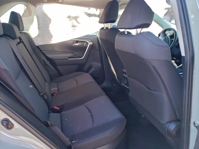 Фото 11 - TOYOTA RAV4