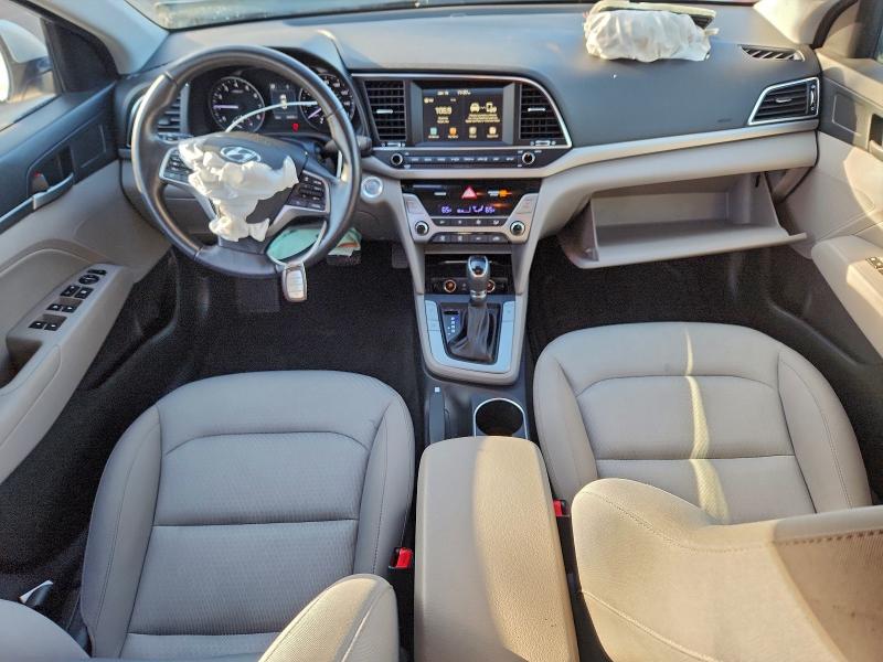 Фото 8 - HYUNDAI ELANTRA