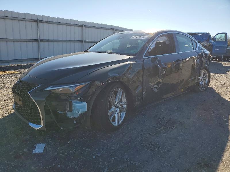 Фото 1 - LEXUS IS