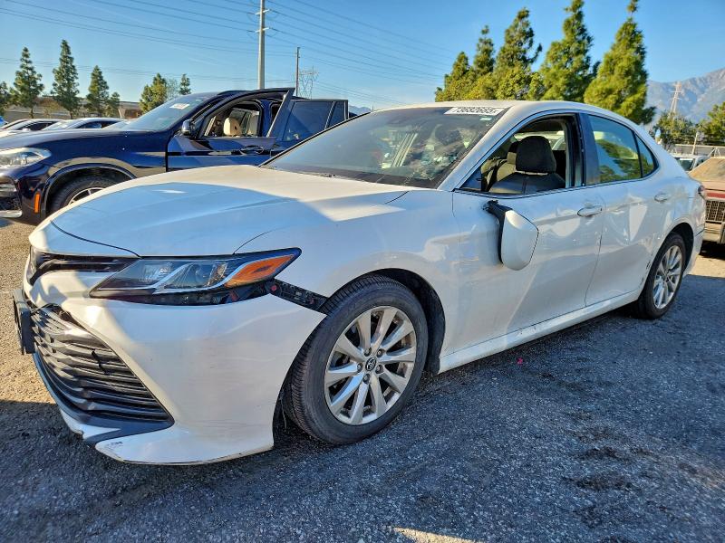 Фото 1 - TOYOTA CAMRY