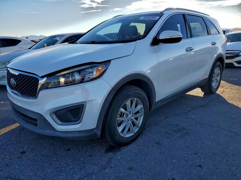 Фото 1 - KIA SORENTO