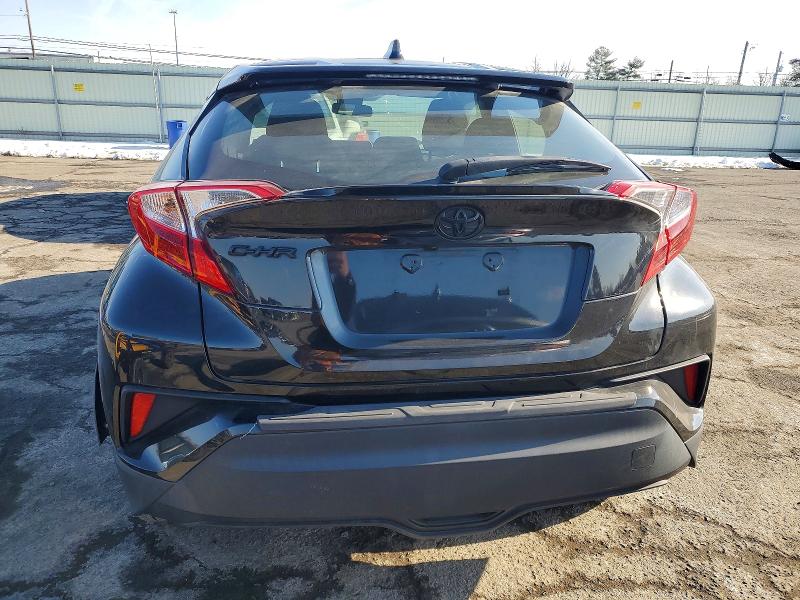 Фото 6 - TOYOTA C-HR