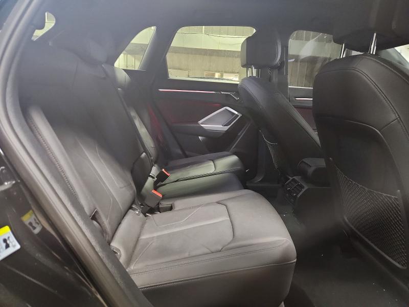 Фото 11 - AUDI Q3