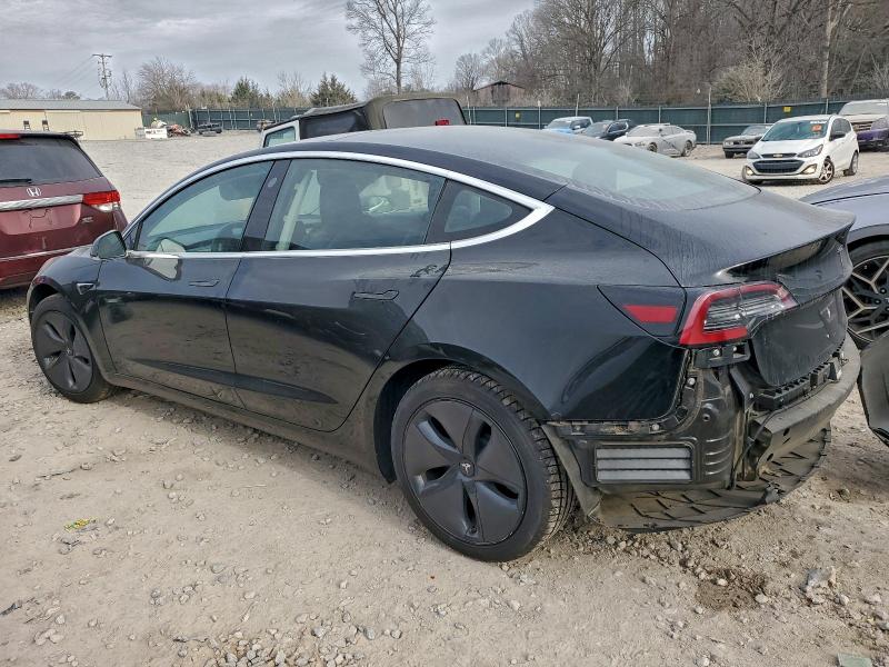 Фото 2 - TESLA MODEL 3