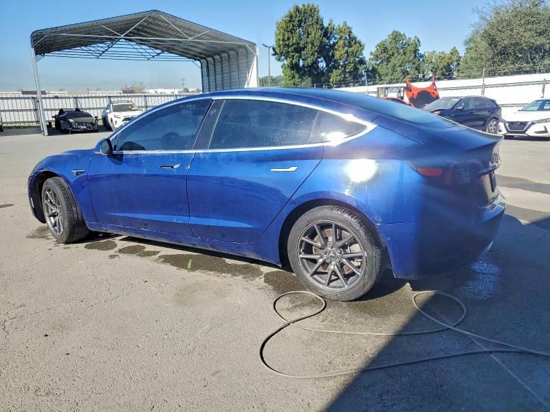 Фото 2 - TESLA MODEL 3