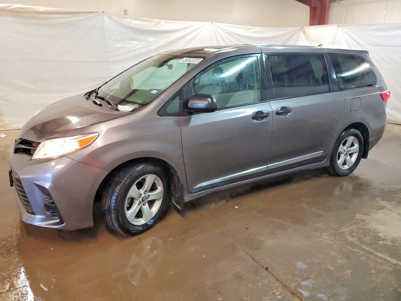 Фото 1 - TOYOTA SIENNA