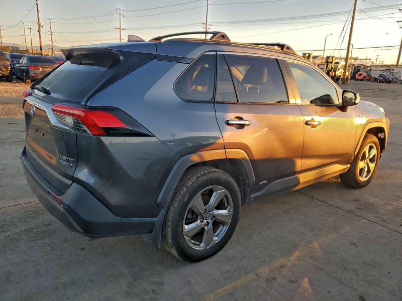 Фото 3 - TOYOTA RAV4