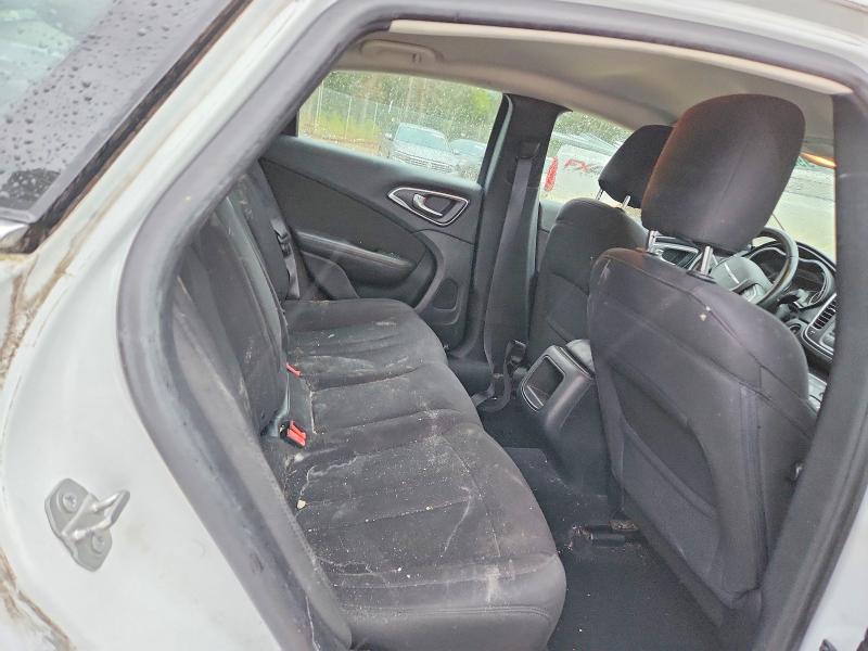 Фото 10 - CHRYSLER 200