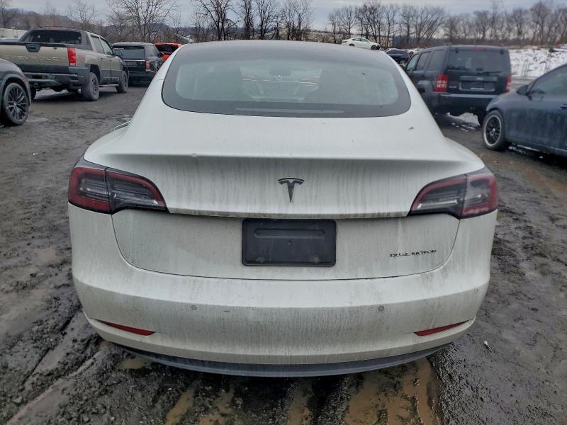 Фото 6 - TESLA MODEL 3