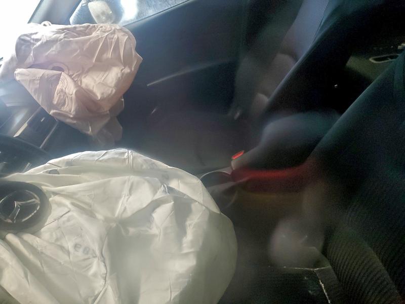 Фото 7 - MAZDA 3