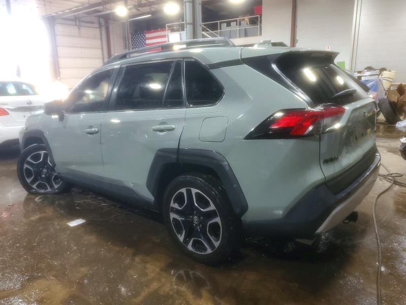 Фото 2 - TOYOTA RAV4