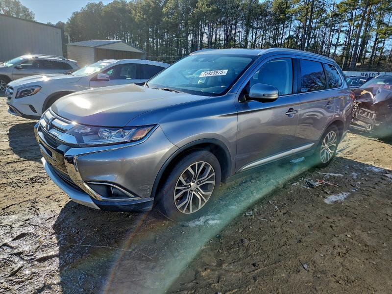 Фото 1 - MITSUBISHI OUTLANDER