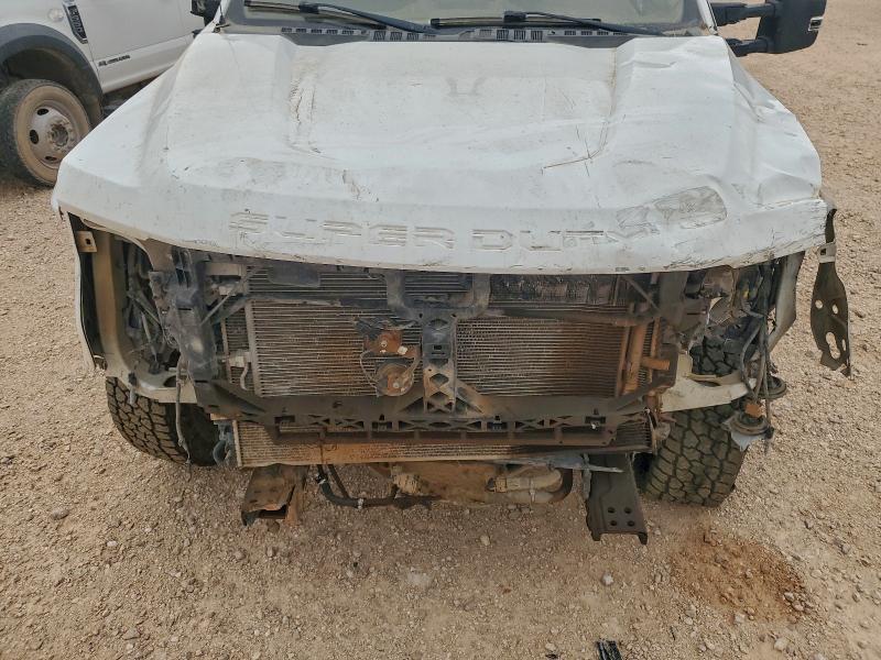 Фото 11 - FORD F350