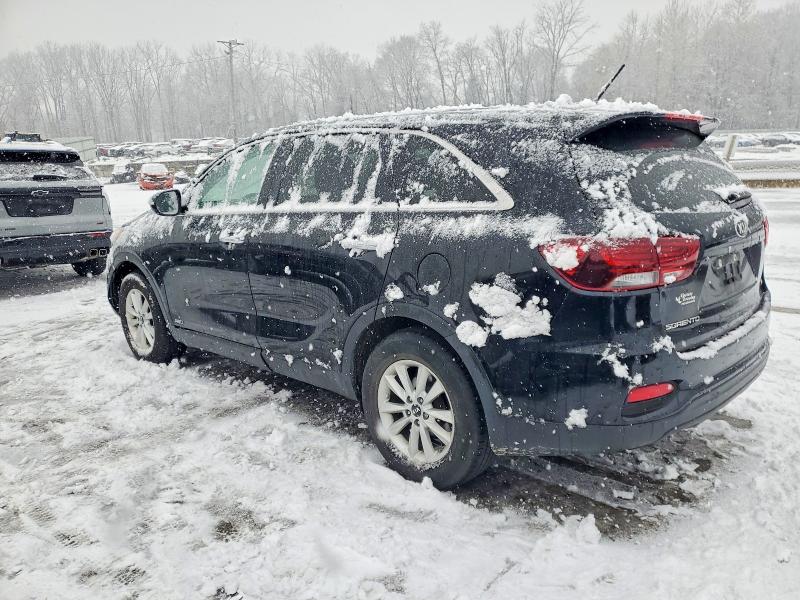 Фото 2 - KIA SORENTO