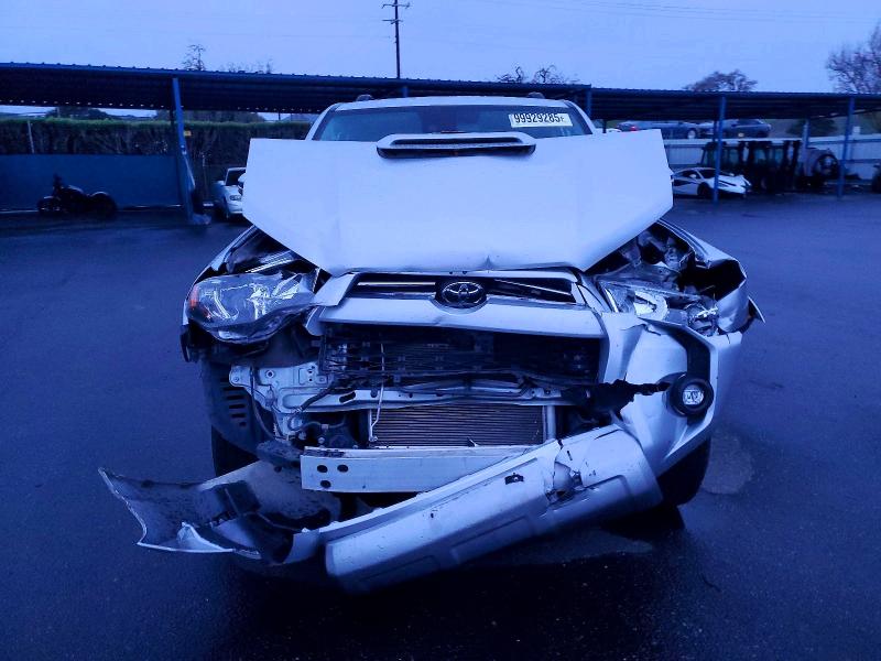 Фото 5 - TOYOTA 4RUNNER