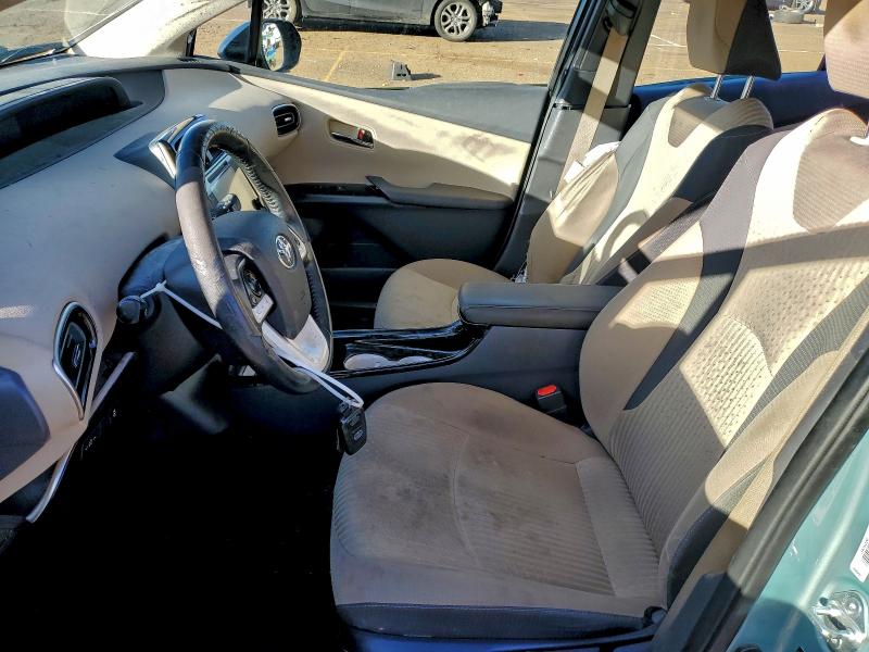 Фото 7 - TOYOTA PRIUS