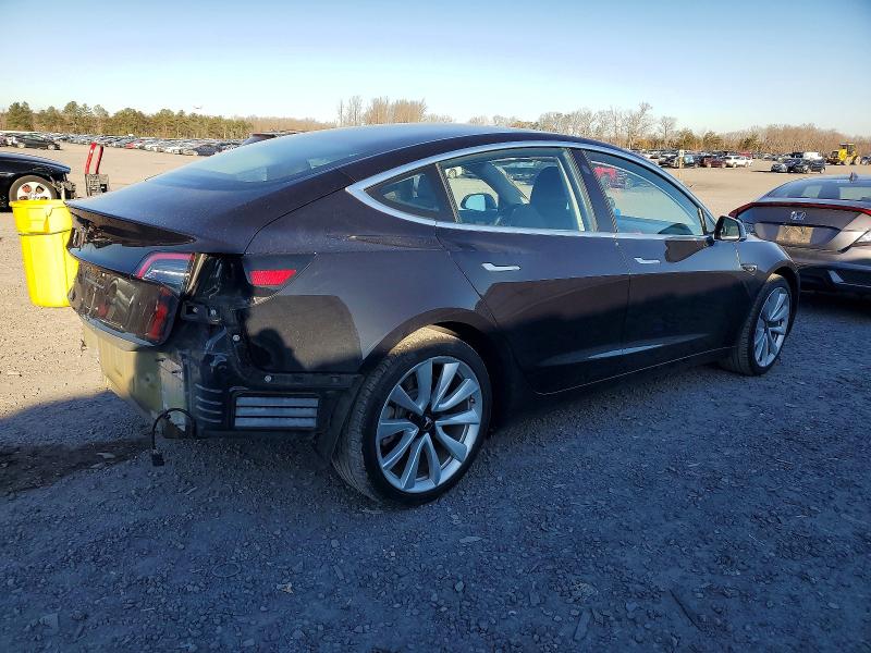 Фото 3 - TESLA MODEL 3