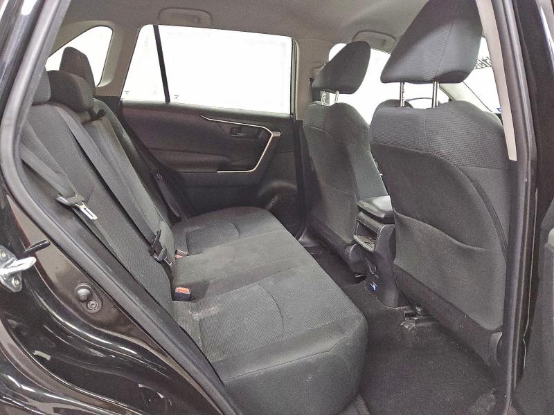 Фото 11 - TOYOTA RAV4