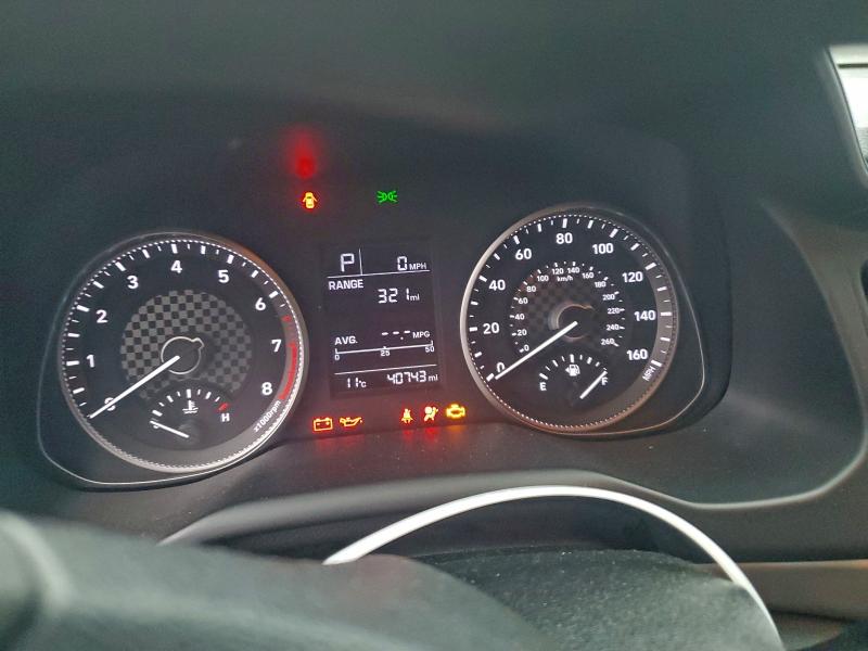 Фото 9 - HYUNDAI ELANTRA