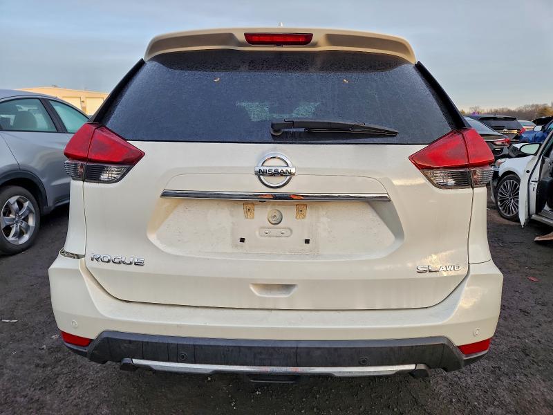 Фото 6 - NISSAN ROGUE