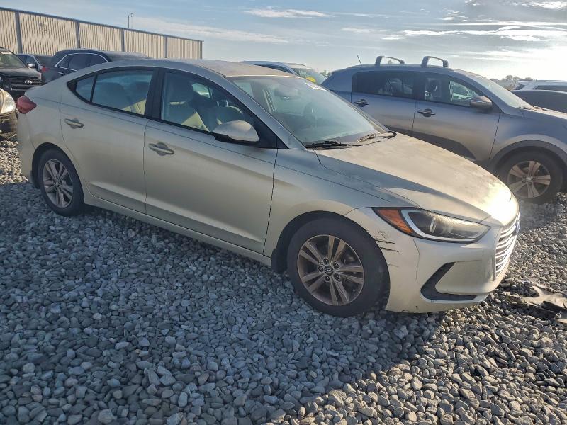 Фото 4 - HYUNDAI ELANTRA