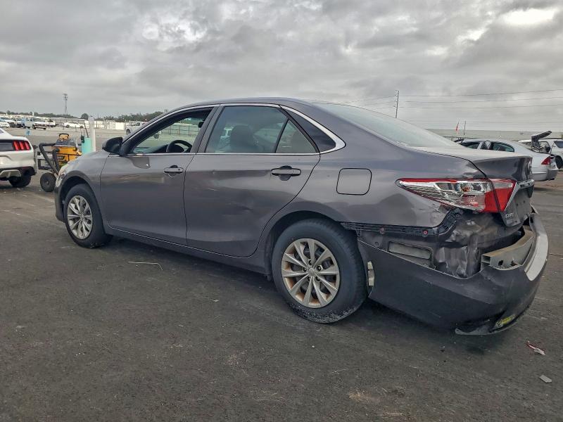 Фото 2 - TOYOTA CAMRY