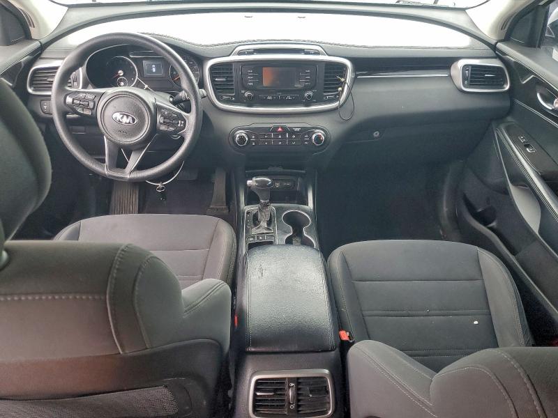 Фото 8 - KIA SORENTO