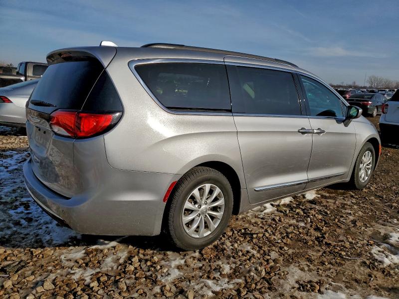 Фото 3 - CHRYSLER PACIFICA