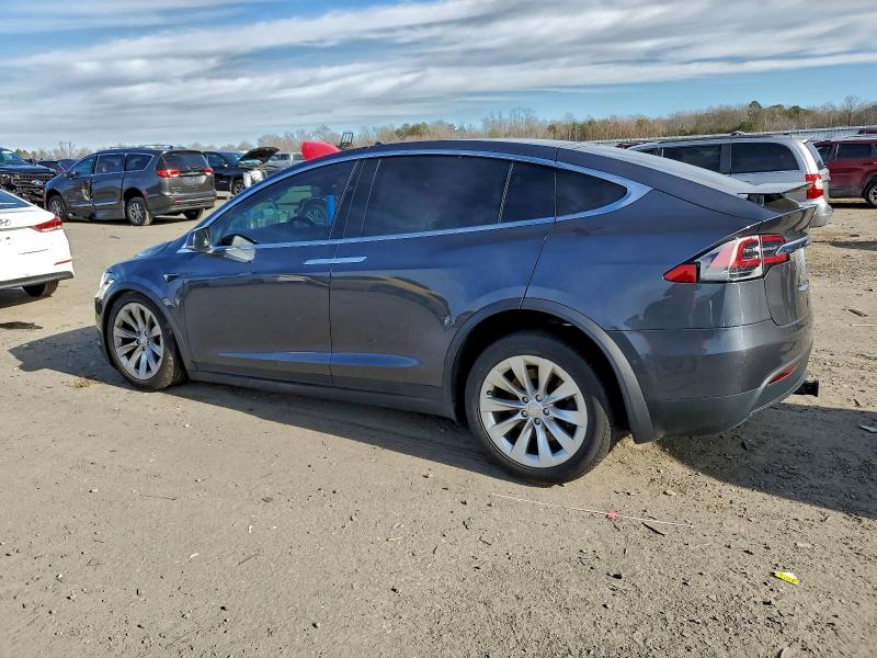 Фото 2 - TESLA MODEL X