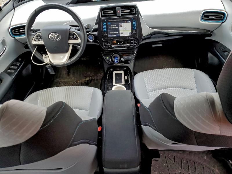 Фото 8 - TOYOTA PRIUS