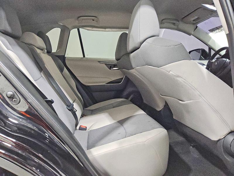 Фото 11 - TOYOTA RAV4