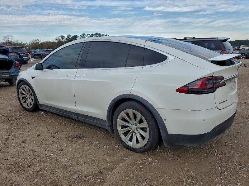 Фото 2 - TESLA MODEL X