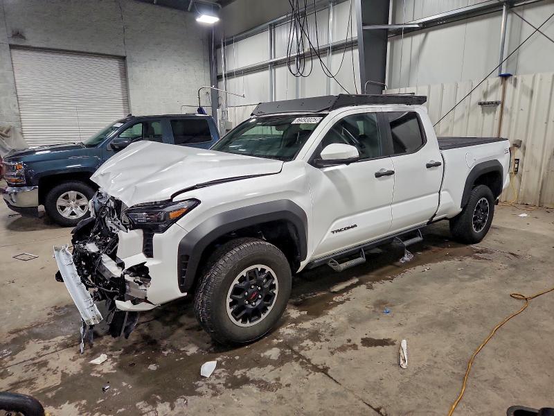 Фото 1 - TOYOTA TACOMA