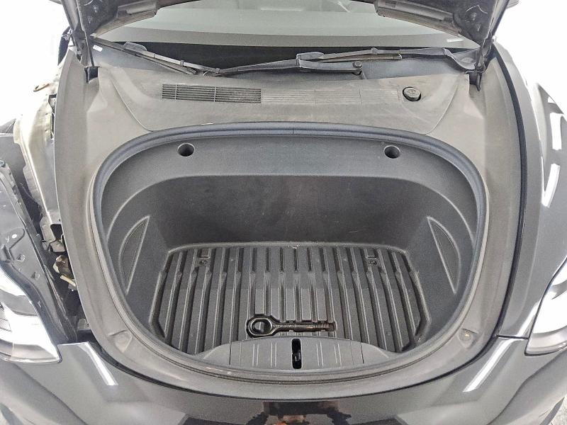 Фото 11 - TESLA MODEL 3